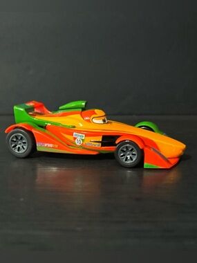 Rip Clutchgoneski #10 Disney Pixar Cars 2 World Grand Prix Diecast Auto 1:55
